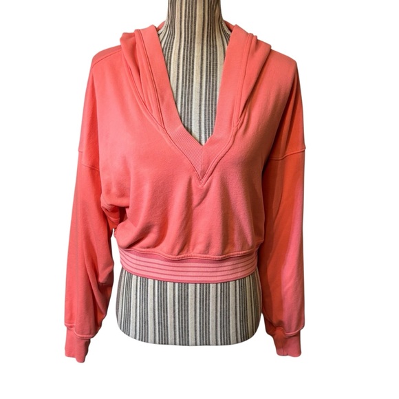 Free People Movement Hoodie XS Grand Slam Coral Pink Cropped V-Neck Ribbed Trim - Picture 3 of 15